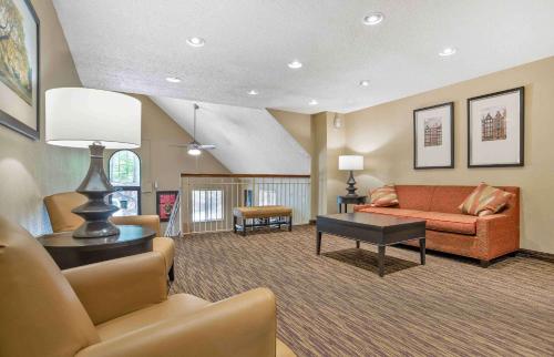 Extended Stay America Select Suites - Birmingham - Inverness in Hoover, USA