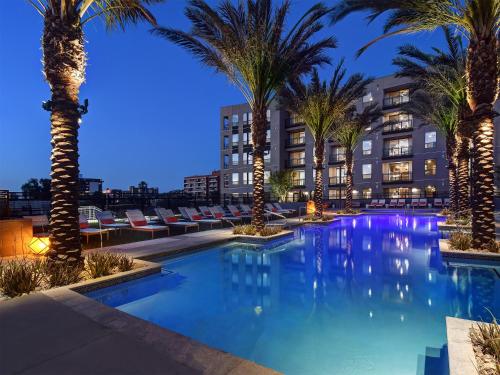 Ave Phoenix Terra – Phoenix, AZ