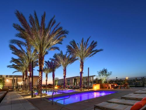 Ave Phoenix Terra – Phoenix, AZ