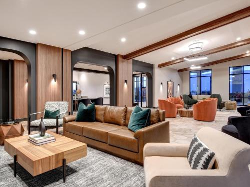 Ave Phoenix Terra – Phoenix, AZ