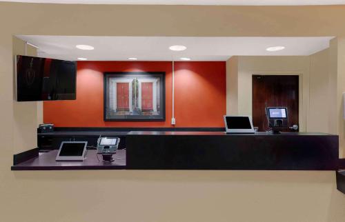 Lobi, Extended Stay America Suites - Houston - Med. Ctr. - Greenway Plaza near The Music Box Theater