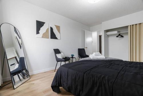 1BR with Balcony Newly Renovated Downtown