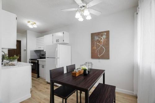 1BR with Balcony Newly Renovated Downtown