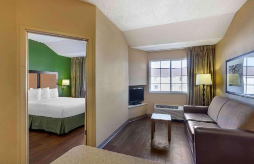 Extended Stay America Select Suites - Denver - Tech Center South - Greenwood Village in Denver Tech Center