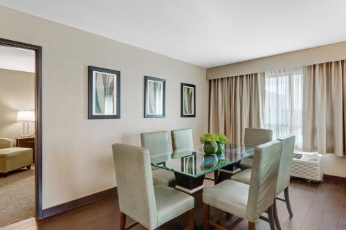 Crowne Plaza Houston Galleria Area an IHG Hotel - image 10