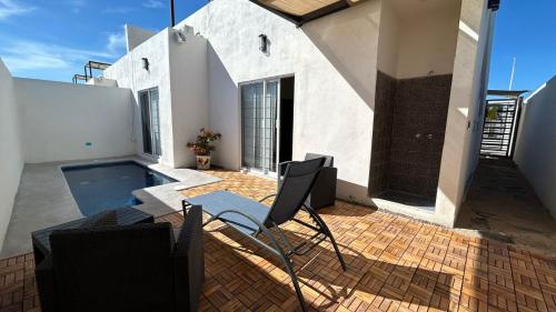 Casa Relax w/Pool & Rooftop Lounge in El Centenario, Mexico