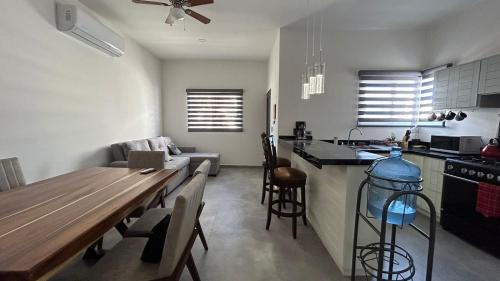 Casa Relax w/Pool & Rooftop Lounge in El Centenario, Mexico