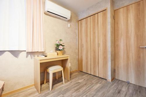 Designed apart ment Yamanote Line Shin-Okubo Sta 3 min walk