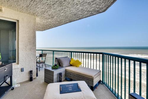 Eclectic Daytona Beach Condo with Breathtaking View!