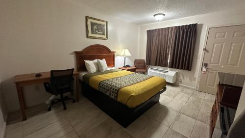 Carom Inn a Travelodge by Wyndham Denham Springs-Baton Rouge