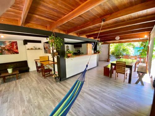 טרקלין, Santeria Lodge in סנטה טרזה