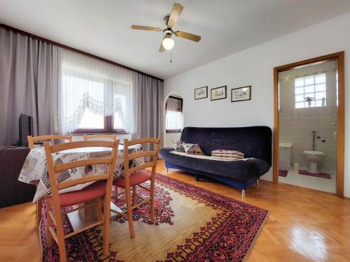 One-Bedroom Apartment image 10