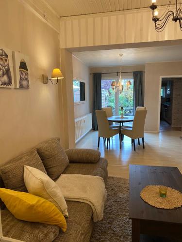 B&B Lügde - Ferienwohnung Holland 5 - Bed and Breakfast Lügde