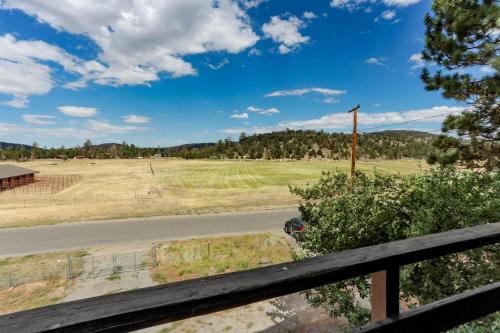 BURRO SPRINGS - Close to Lake and Slopes in Big Bear City, USA