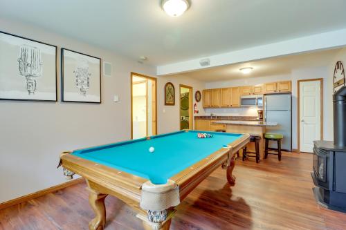 Blakeslee Home with Game Room - 5 Mi to Skiing! in Blakeslee, USA