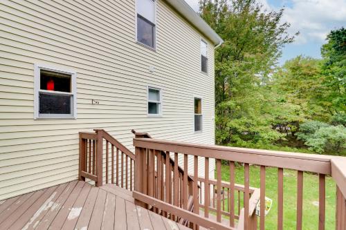 Blakeslee Home with Game Room - 5 Mi to Skiing! Blakeslee Home with Game Room - 5 Mi to Skiing!