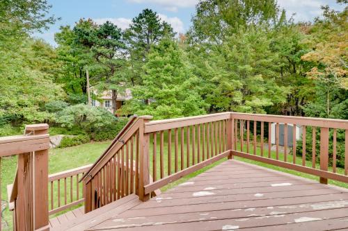 Blakeslee Home with Game Room - 5 Mi to Skiing! Blakeslee Home with Game Room - 5 Mi to Skiing!