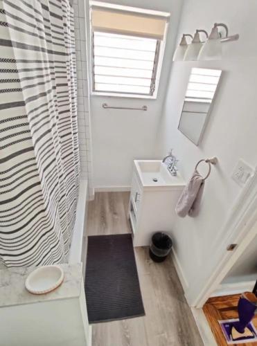 Cozy 1BDR In Center City Philly Hosted By StayRafa in Philadelphia, USA