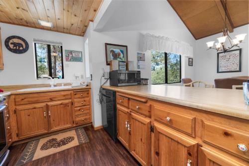 FAWNSKIN LAKE CHALET - Close to Lake in Fawnskin, USA
