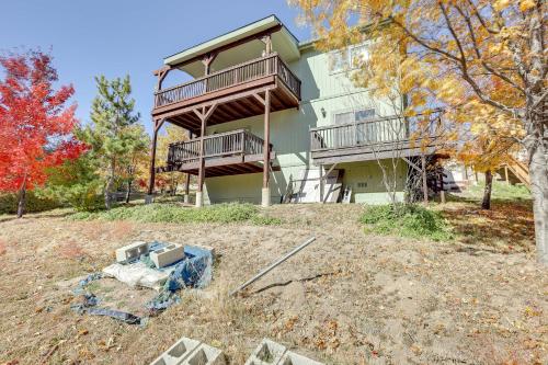 Quaint Abode about 6 Mi to Snow Valley Mountain Resort