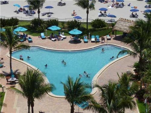 Tides on Hollywood Beach