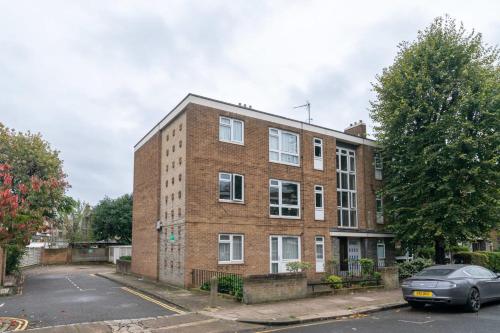 Charming One Bed Abode In East Putney