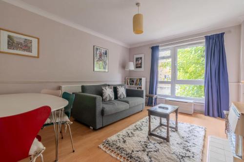 Charming One Bed Abode In East Putney