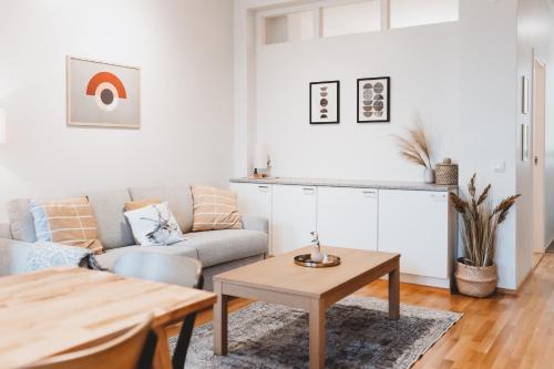 Central Top Floor Condo Overlooking Rooftops, Helsinky
