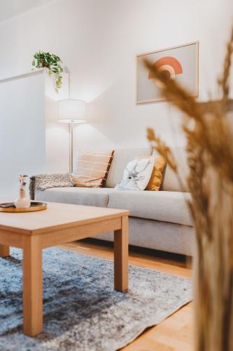 Central Top Floor Condo Overlooking Rooftops 5