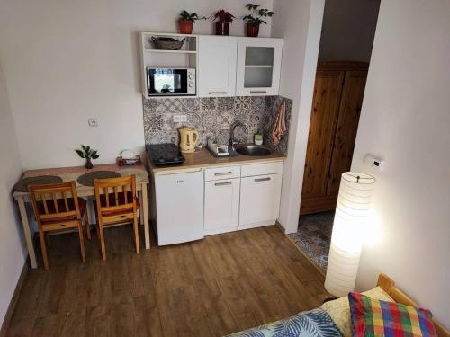 Lovely fully-equipped studio in Tisá village. Rocks only 5 minutes walk