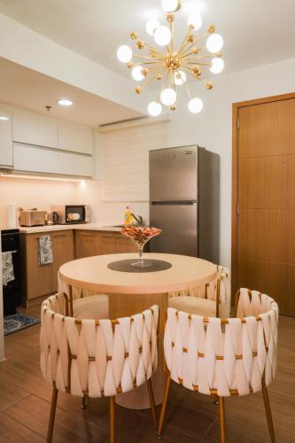 Elegant and Family-Friendly 2BR in Pine Suites - image 5