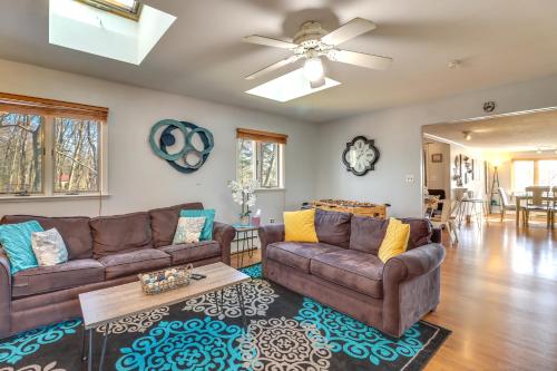 Cozy Arrowhead Lake Escape with Deck Walk to Beach! - image 4