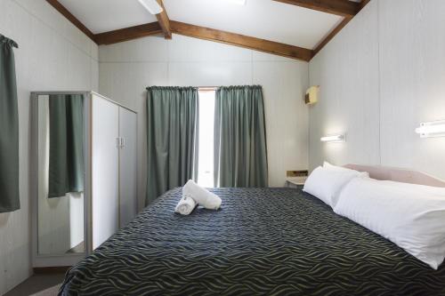 Grevillea Cabin - 2 Bedroom