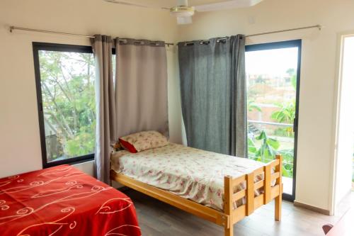 1 double bed, 2 twin beds