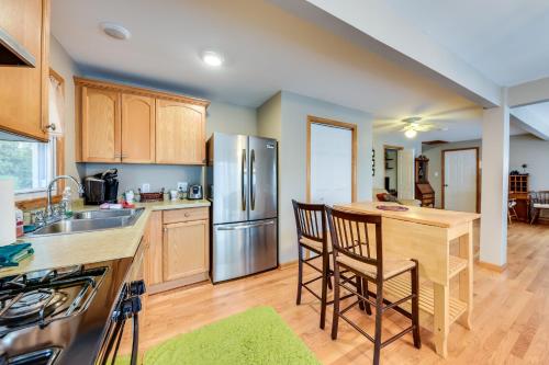 Salem Vacation Home with Dock Steps to Paddock Lake in 安提阿