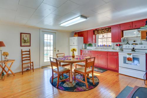 Mountain-View Galax Home Near Hiking! in Galax, USA