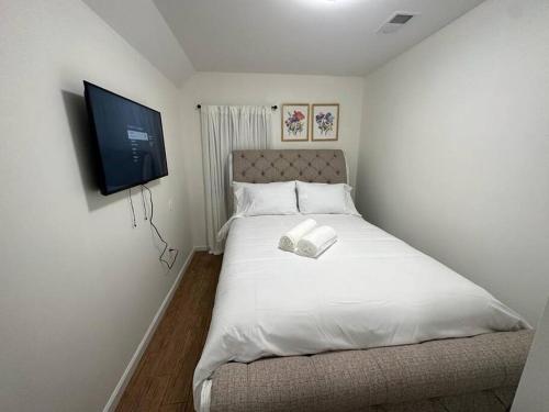 Modern Home 5mins Newark Airport/NYC downtown in Elizabeth, USA