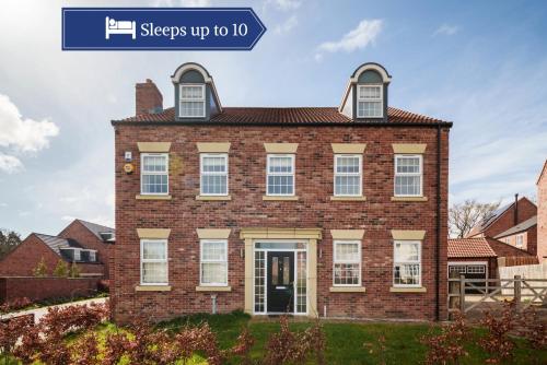 Beautiful Big Family Home - Sleeps 10, Park 3 Cars gîte à louer Ramada Jarvis Leeds