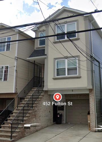 Modern Home 5mins Newark Airport/NYC downtown in Elizabeth, USA
