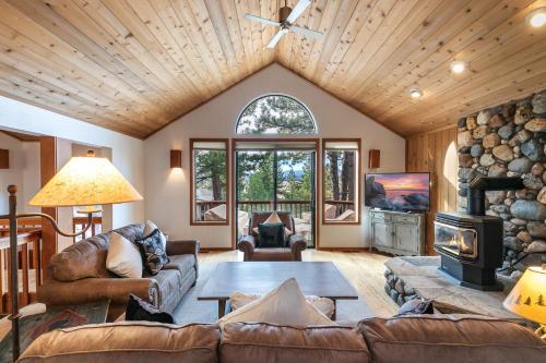 Goldmine - Luxury Northstar 4BR- Shuttle to Slopes- Gym Access- Pet Friendly