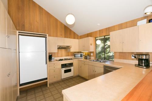 Juniper at Alpine - Private Hot tub, Pet Friendly & Free Shuttle to Slopes, Olympic Valley (foto 6)