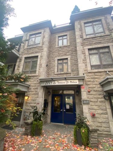 ApartHotelMontreal by Les Terrasses Saint Urbain 2225I2