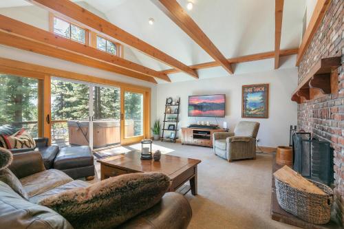 Lupine Lodge at Tahoe Park on the West Shore - Hot Tub, Beach Access, Near Ski Resorts! Lupine Lodge at Tahoe Park on the West Shore - Hot Tub, Beach Access, Near Ski Resorts!