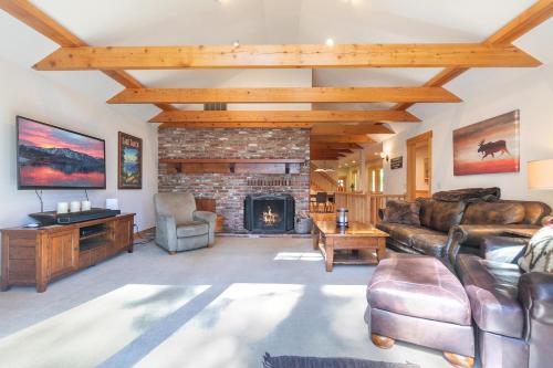 Lupine Lodge at Tahoe Park on the West Shore - Hot Tub, Beach Access, Near Ski Resorts! Lupine Lodge at Tahoe Park on the West Shore - Hot Tub, Beach Access, Near Ski Resorts!