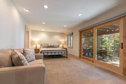 Lupine Lodge at Tahoe Park on the West Shore - Hot Tub, Beach Access, Near Ski Resorts! Lupine Lodge at Tahoe Park on the West Shore - Hot Tub, Beach Access, Near Ski Resorts!