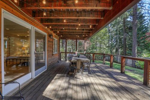 Lupine Lodge at Tahoe Park on the West Shore - Hot Tub, Beach Access, Near Ski Resorts! Lupine Lodge at Tahoe Park on the West Shore - Hot Tub, Beach Access, Near Ski Resorts!