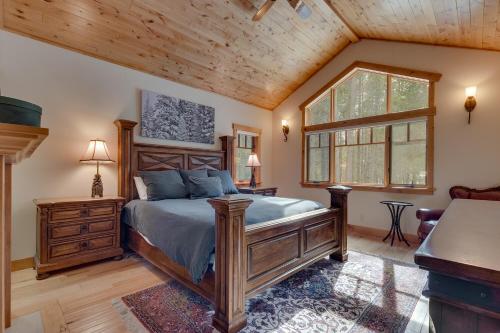 Majestic Woods at Tahoe Donner - High End Craftsman w Game Room, Hot Tub, Amenity Access