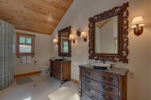 Majestic Woods at Tahoe Donner - High End Craftsman w Game Room, Hot Tub, Amenity Access