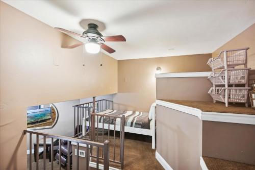 On the Edge at Alpine Meadows - Fireplace- Mountain Views- Great Location! Shuttle Service! in Alpine Meadows (CA)