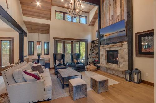 Sage Hen at Grays Crossing - Gorgeous 4BR 4BA Home w Private Hot Tub